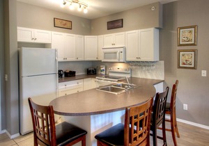 #1403 Pinnacle Pointe Golf Condo