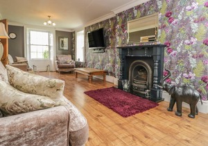 145 m² Cottage ∙ 4 bedrooms ∙ 6 guests