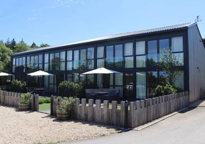 145 m² Cottage ∙ 4 bedrooms ∙ 7 guests