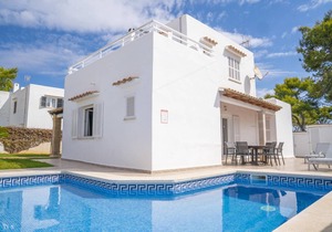 150 m² Villa ∙ 4 bedrooms ∙ 8 guests