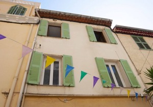 16. A bright gem on the top floor in the Old Town, with a sunny terrace