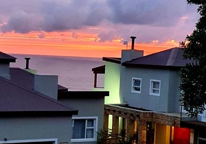 180 Degree Ocean View - Seagull Villa in Brenton On The Rocks