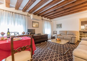 190 m² Apartment ∙ 1 bedroom ∙ 2 guests