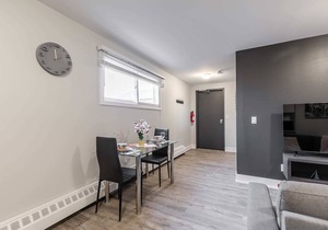 1BR - Boutique Apt with Netflix- PRIME Location!!