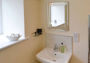 2 bedroom accommodation in Farnham, near Rothbury