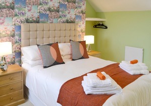 2 bedroom accommodation in Farnham, near Rothbury
