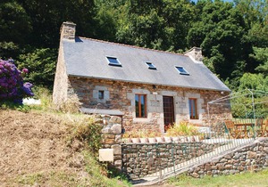 2 bedroom accommodation in Lezardrieux