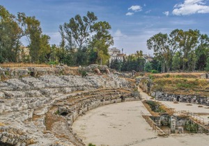 2 bedroom accommodation in Fontane Bianche