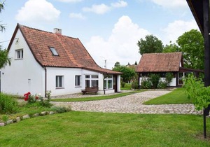 2 bedroom accommodation in Morag
