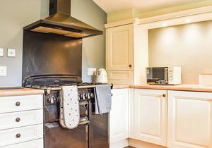2 bedroom accommodation in Fylingthorpe