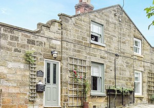 2 bedroom accommodation in Fylingthorpe