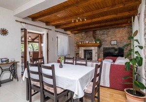 2 bedroom accommodation in Marcana