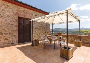 2 bedroom accommodation in Pomarance PI