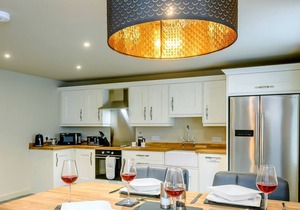 2 bedroom accommodation in Heveningham, near Halesworth