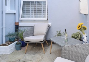 2 bedroom accommodation in Sandgate