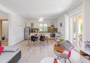 2 bedroom accommodation in Trget