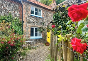 2 bedroom accommodation in Stiffkey