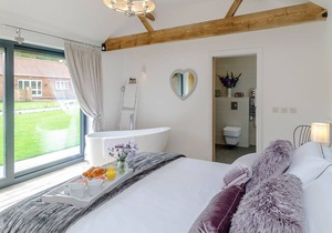 2 bedroom accommodation in Elsham, near Brigg