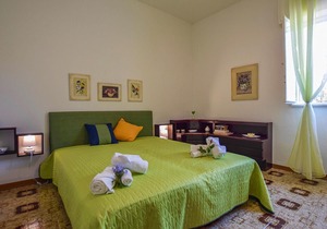 2 bedroom accommodation in Ragusa