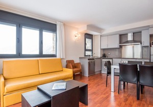 2 Bedroom Apart (3 adults + 2 children). Alt.1950 m. PER 2F