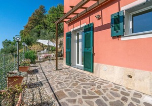 2 bedroom awesome home in Framura (SP)