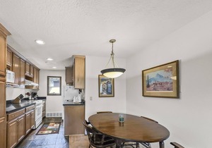 2 bedroom Condo overlooking Lake Dillon CC43