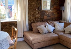 2 Bedroom Holcot Cottage