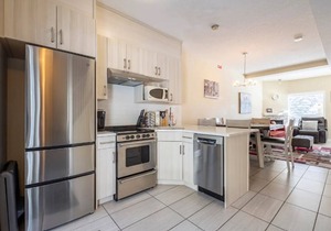 2 bedroom Mountain View Suite Getaway, right at the gate of Banff National Park.