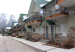 2 bedroom Mountain View Suite Getaway, right at the gate of Banff National Park.