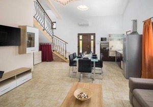 2 Bedroom Stunning Home In Liznjan