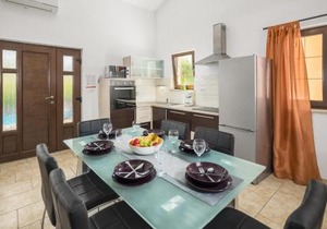 2 Bedroom Stunning Home In Liznjan