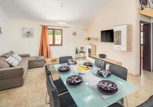 2 Bedroom Stunning Home In Liznjan