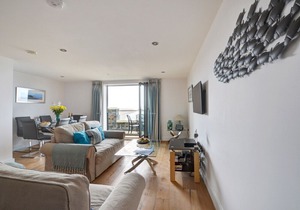 2 Ocean Point - Two Bedroom Apartment, Sleeps 4