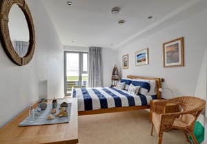 2 Ocean Point - Two Bedroom Apartment, Sleeps 4