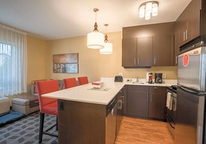 2-Star Hotel ∙ TownePlace Suites by Marriott Red Deer