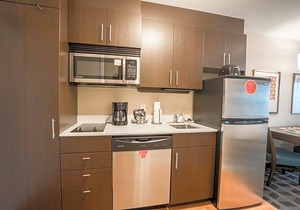 2-Star Hotel ∙ TownePlace Suites by Marriott Red Deer