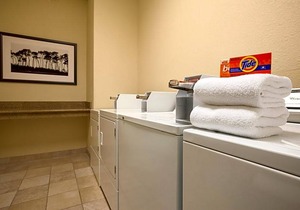 2-Star Hotel ∙ Country Inn & Suites by Radisson, Tucson City Center, AZ