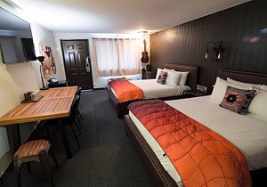 2-Star Hotel ∙ Campfire Hotel