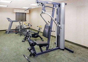 2-Star Hotel ∙ Baymont by Wyndham Elkhart