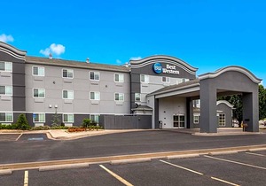 2-Star Hotel ∙ Best Western NSU Inn
