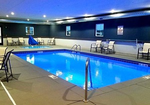 2-Star Hotel ∙ Best Western Plus Wayland Hotel