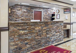 2-Star Hotel ∙ Clarion Inn and Suites Airport