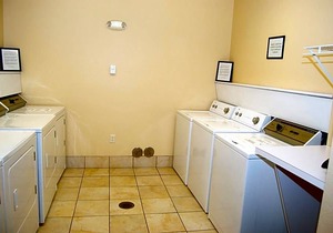 2-Star Hotel ∙ Candlewood Suites Elkhart, an IHG Hotel