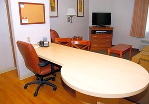 2-Star Hotel ∙ Candlewood Suites Elkhart, an IHG Hotel