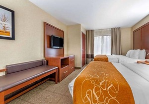 2-Star Hotel ∙ Comfort Suites South Elkhart