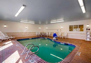 2-Star Hotel ∙ Comfort Suites Fernley
