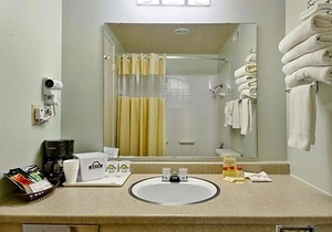 2-Star Hotel ∙ Days Inn by Wyndham Mt. Vernon