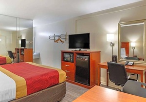 2-Star Hotel ∙ Econo Lodge North Charlottesville