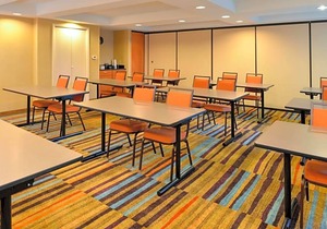 2-Star Hotel ∙ Fairfield Inn & Suites by Marriott Lexington Georgetown/College Inn