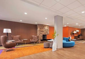 2-Star Hotel ∙ Fairfield Inn & Suites by Marriott Charlottesville Downtown/University Area